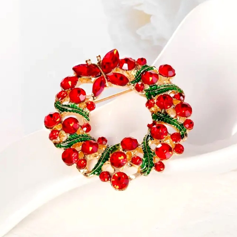 Fabulous Red Rhinestone • Christmas Wreath Brooch